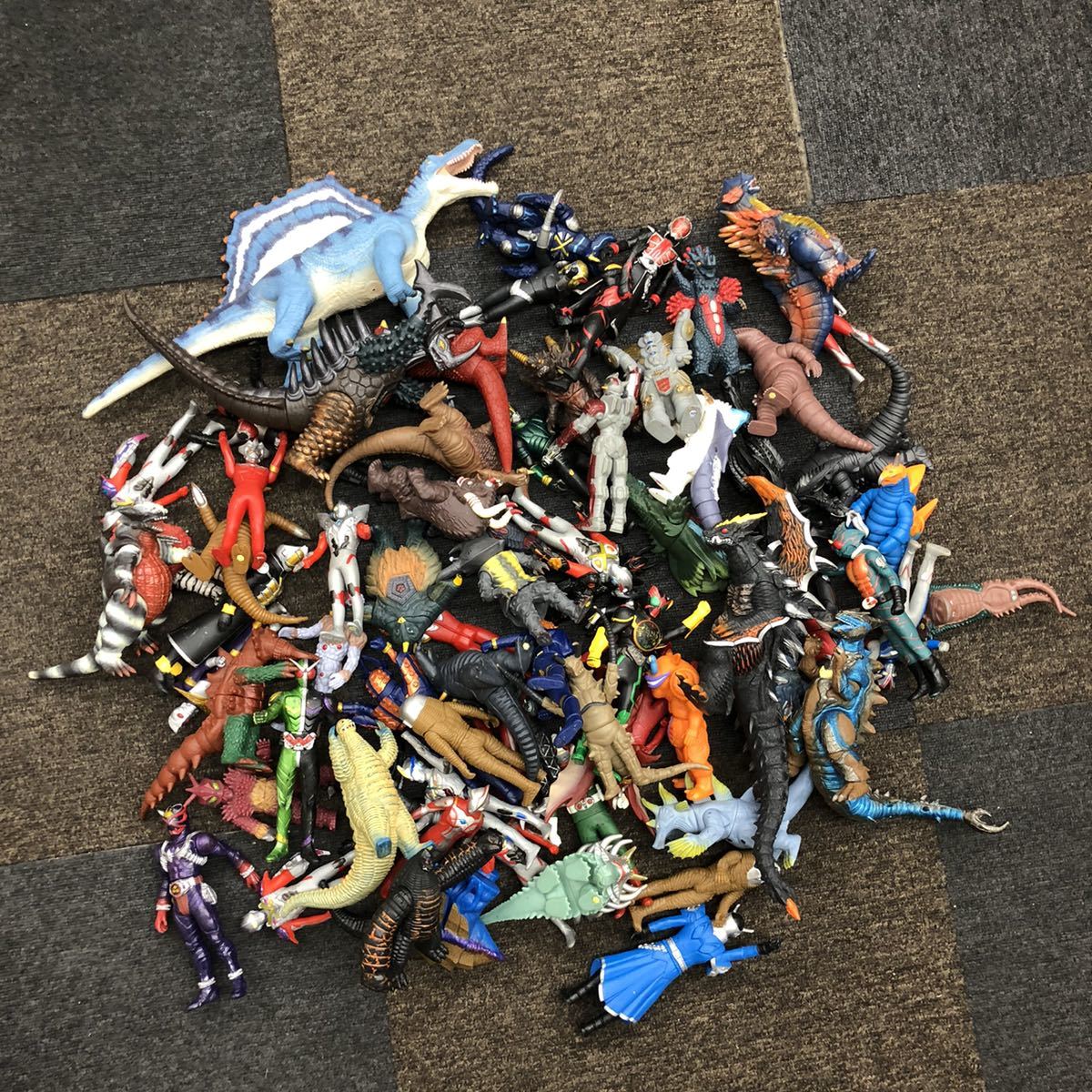ソフビ ウルトラマン 仮面ライダー 円谷プロ タイラント ベロクロン 怪獣 BANDAI など 大量 まとめて